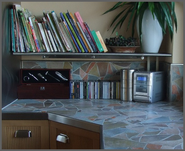 rvs-afwerking-en-boekenrek